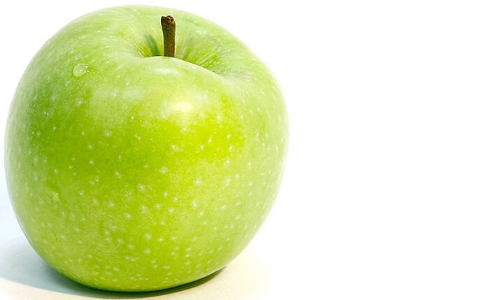 Die Liste der in der Buchweizendiät erlaubten Lebensmittel umfasst Äpfel