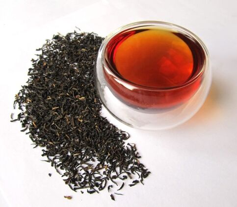 Tee ohne Süßstoffe ist ein zulässiges Getränk in der Buchweizendiät