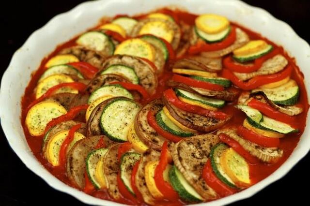 Bereiten Sie Ratatouille für die Dukan-Diät zu