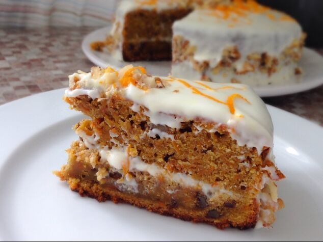 Wie man Karottenkuchen für die Dukan-Diät macht
